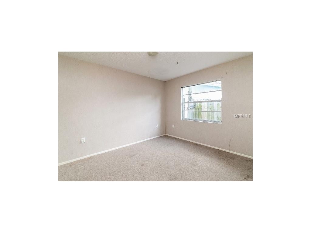 1045 Old Field Dr