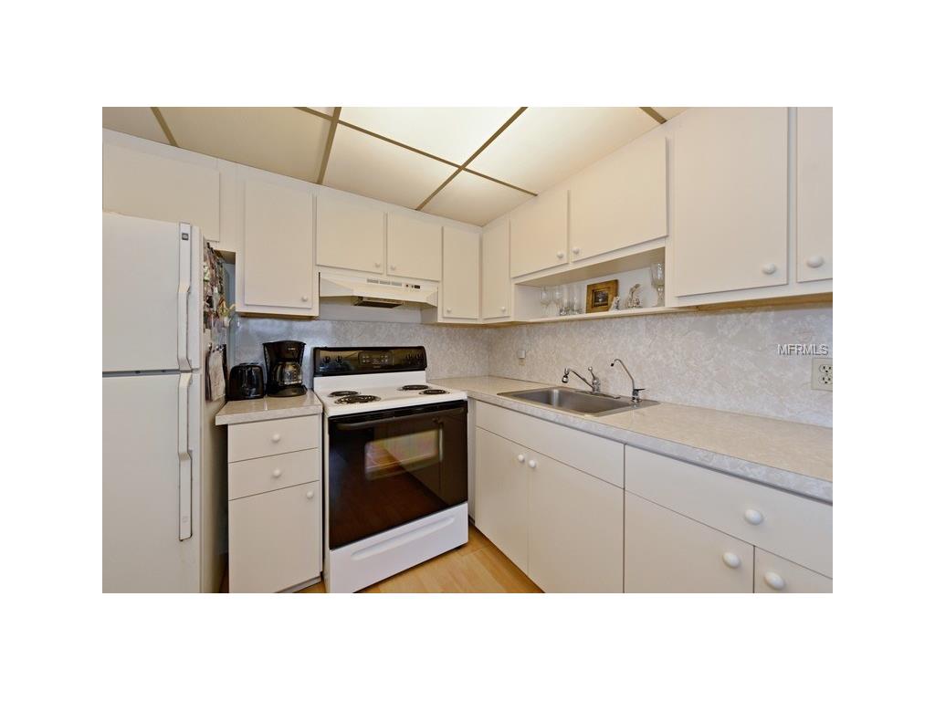 205 Andover Pl N #111