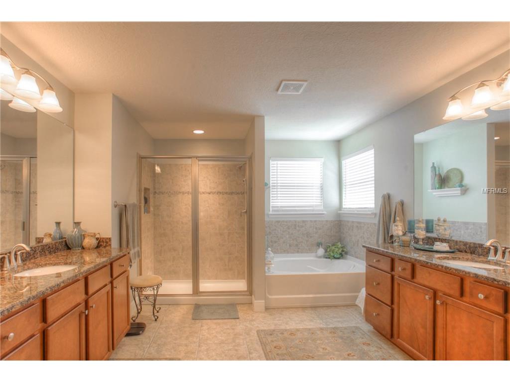 12428 Fairlawn Dr