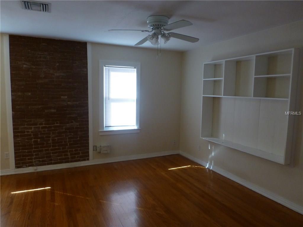 122 W Thomas St