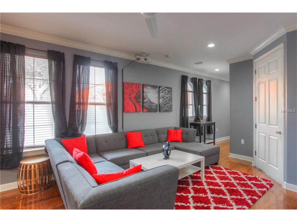 102 S Moody Ave #2