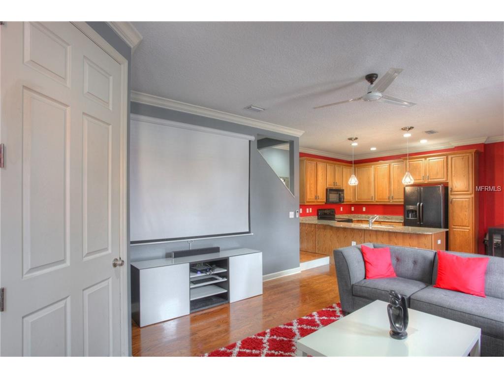 102 S Moody Ave #2
