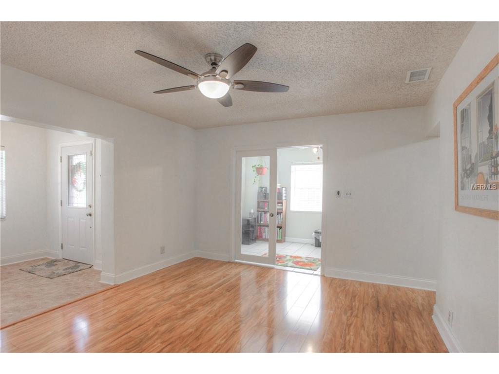 3506 W Paxton Ave