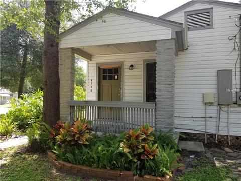925 E Lotus Ave