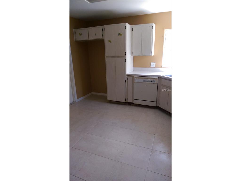 8233 Riverboat Dr, Tampa FL 33637