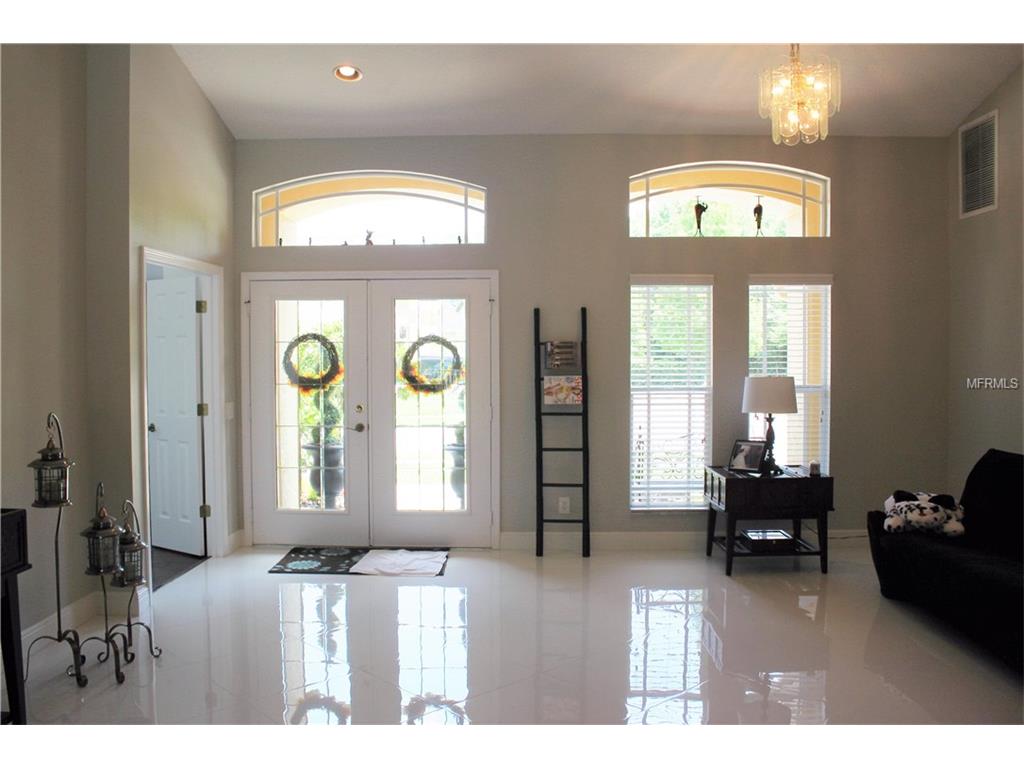 For Sale: 17810 Canary Point Ln Tampa, FL 33647