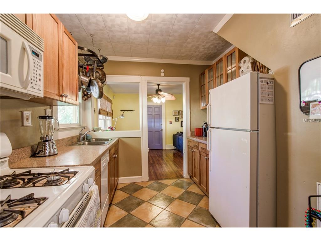 340 Moffett Ct N
