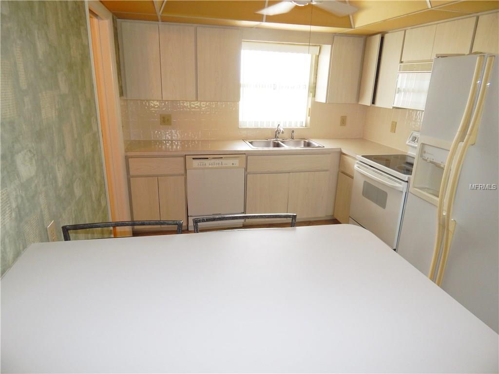 4550 Cove Cir #1004