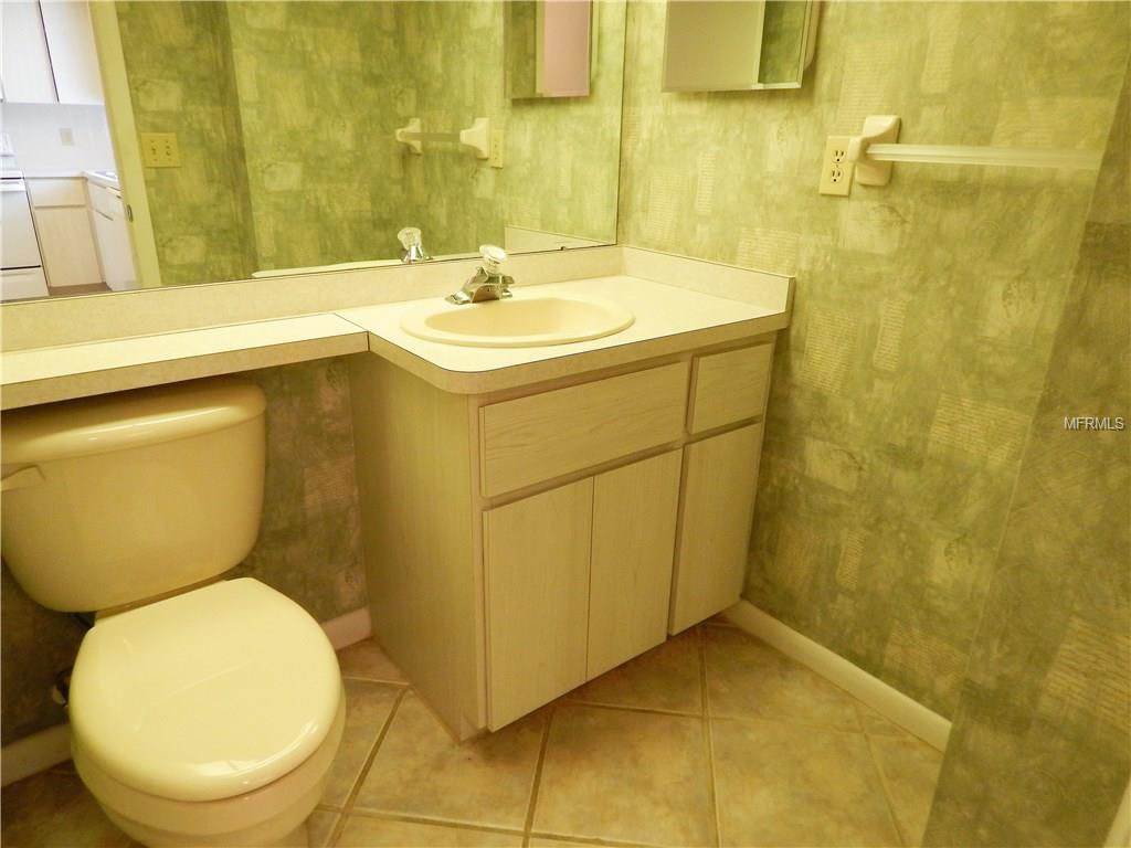 4550 Cove Cir #1004
