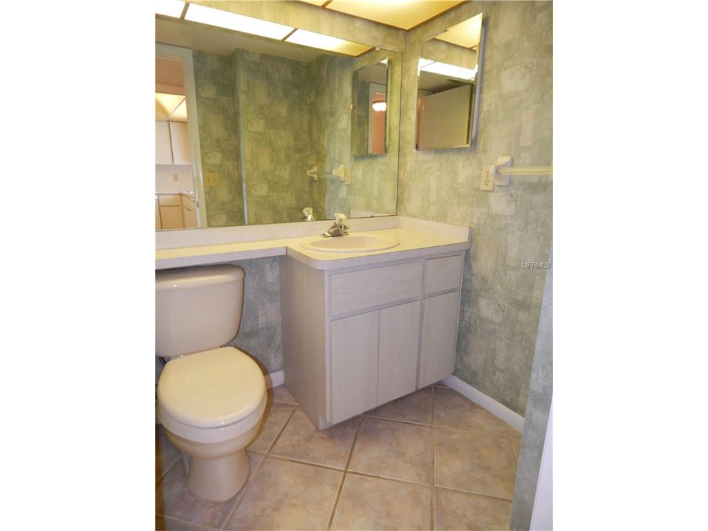 4550 Cove Cir #1004