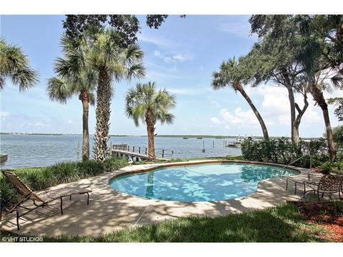 13398 Gulf Ln #201