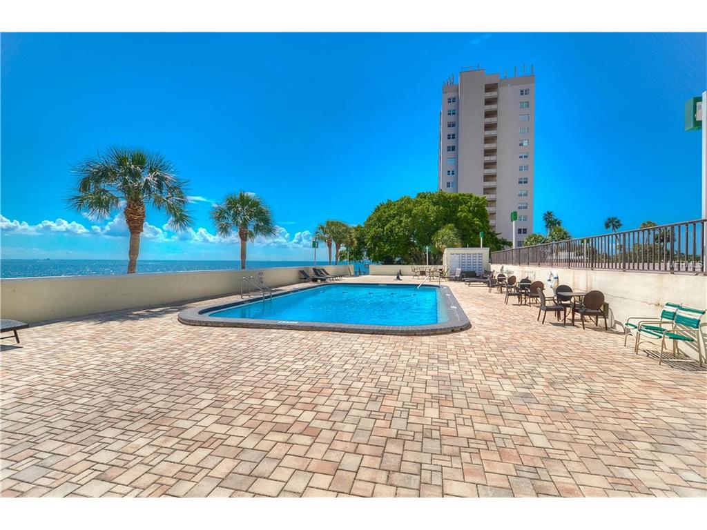7100 Sunshine Skyway Ln S #303