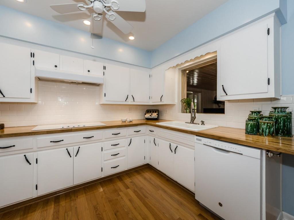 For Sale: 907 6th Ave SW Largo, FL 33770