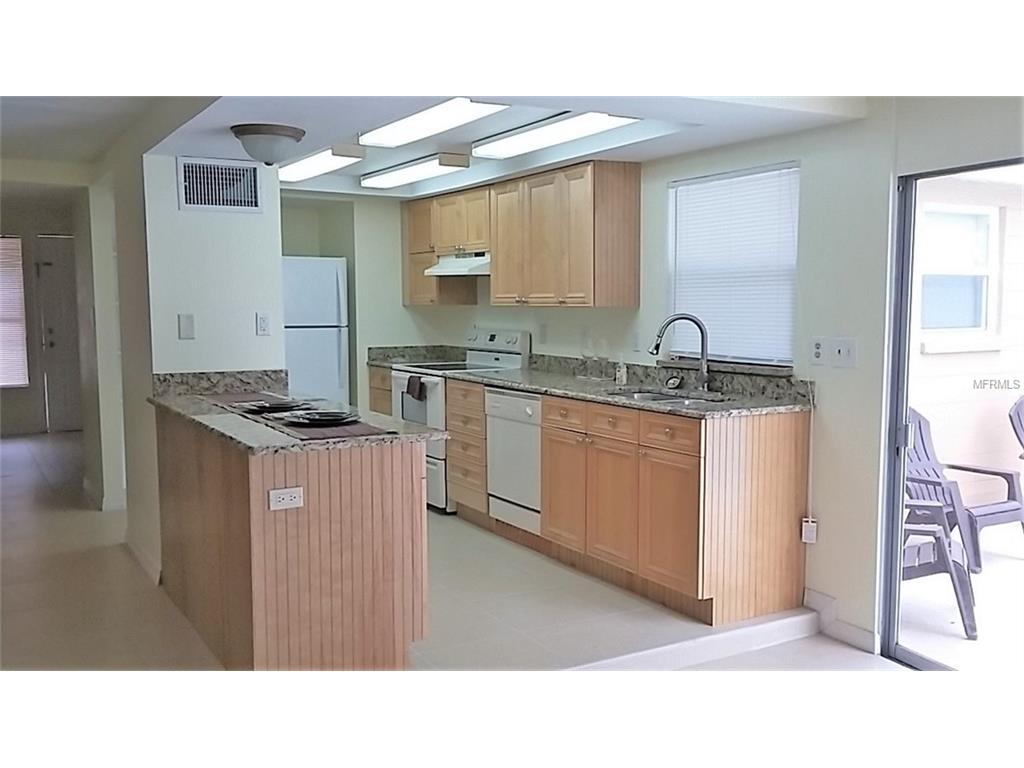 For Sale: 9537 Crestview St Seminole, FL 33772