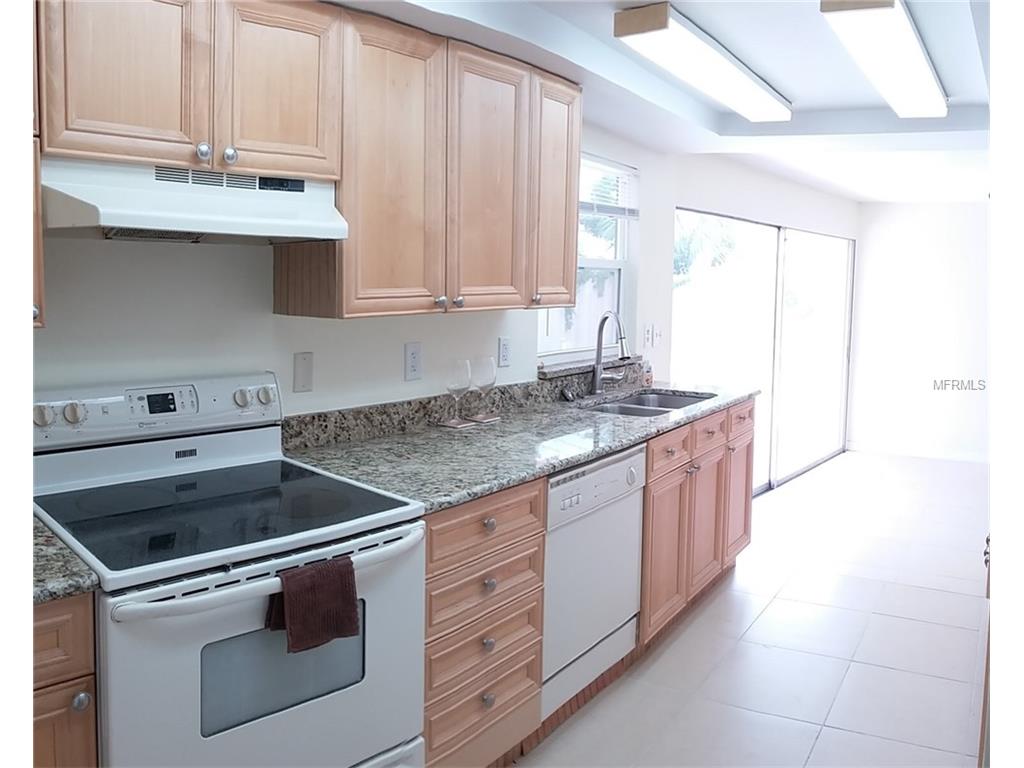 For Sale: 9537 Crestview St Seminole, FL 33772