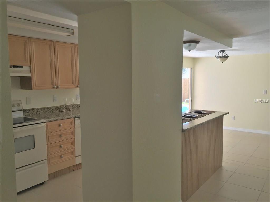 For Sale: 9537 Crestview St Seminole, FL 33772
