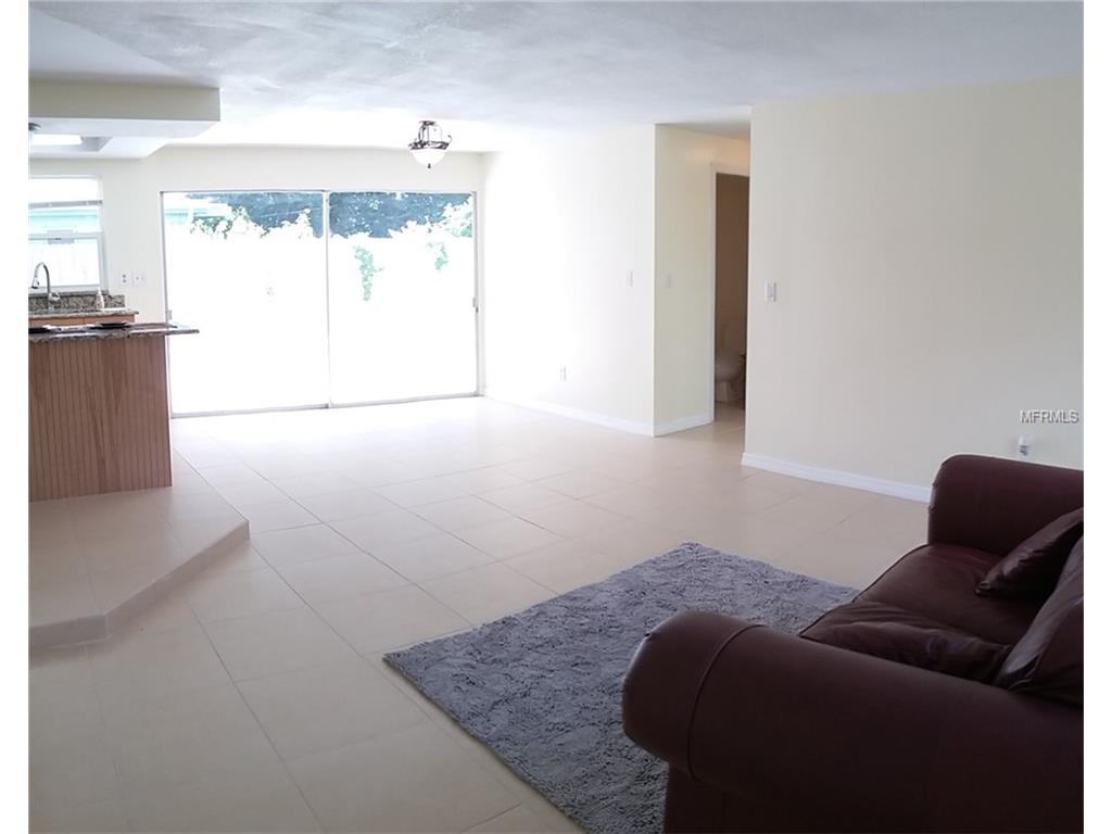 For Sale: 9537 Crestview St Seminole, FL 33772