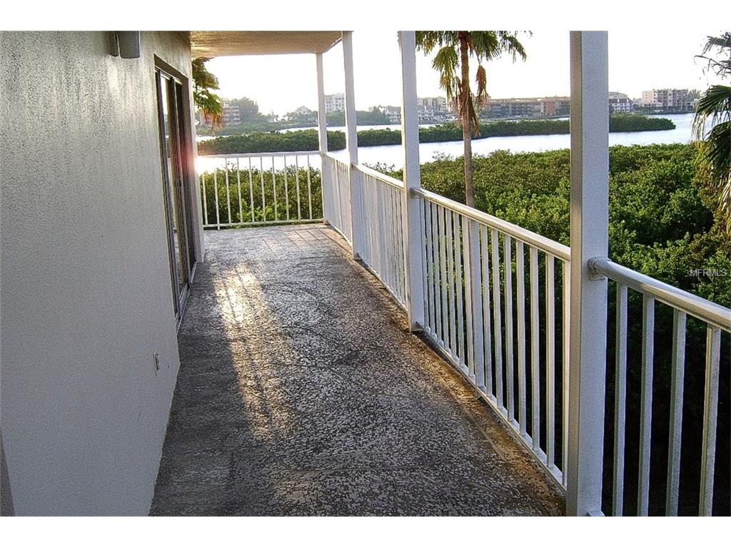 9000 Commodore Dr #407