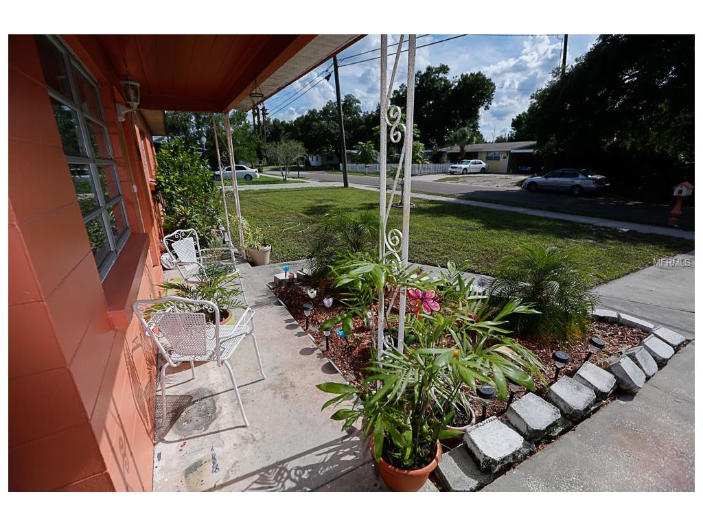For Sale: 1604 Hummingbird Ln Lakeland, FL 33801
