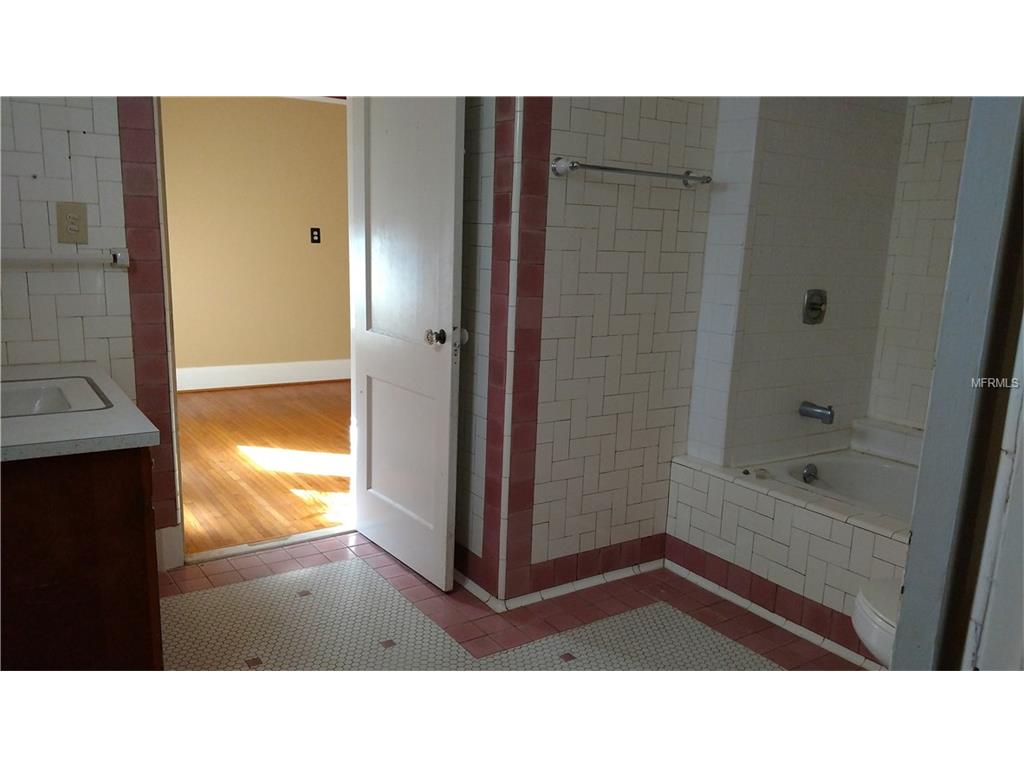 1410 Elgin St
