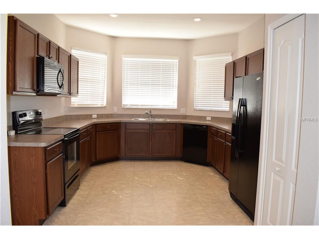 8183 Woodvine Cir