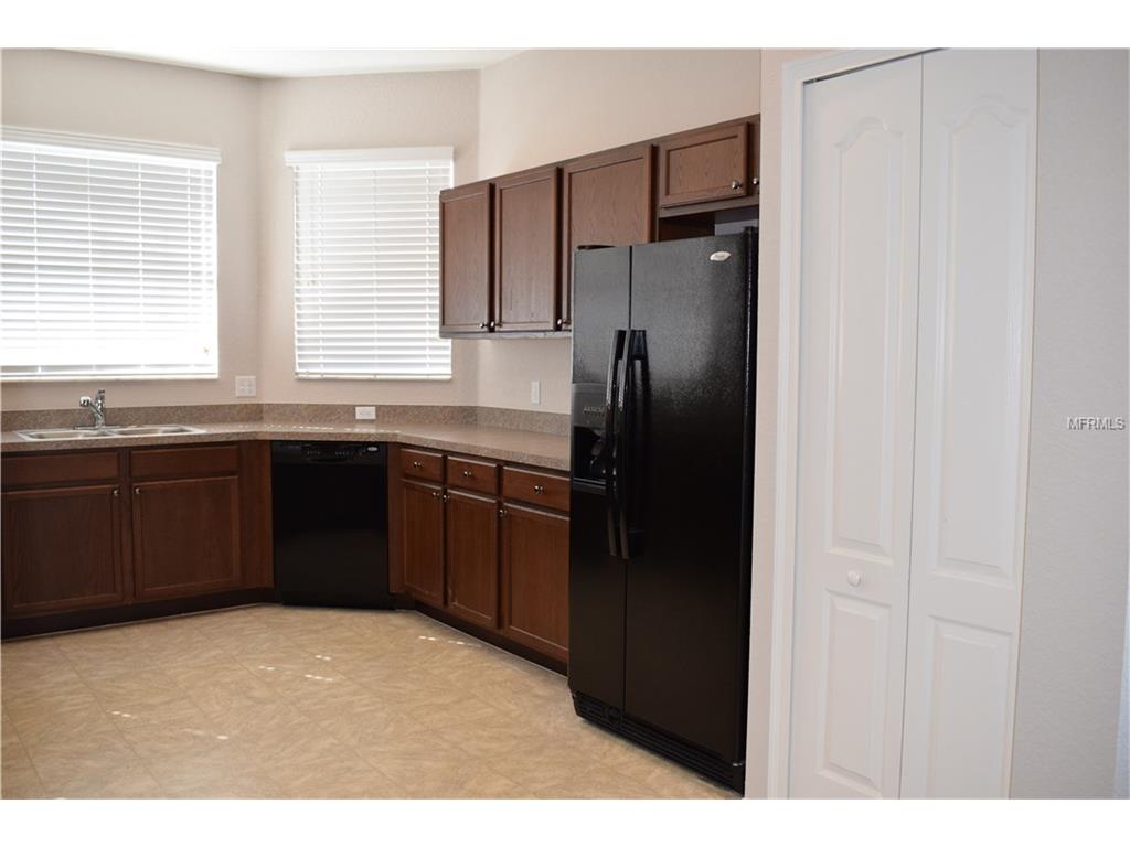 8183 Woodvine Cir