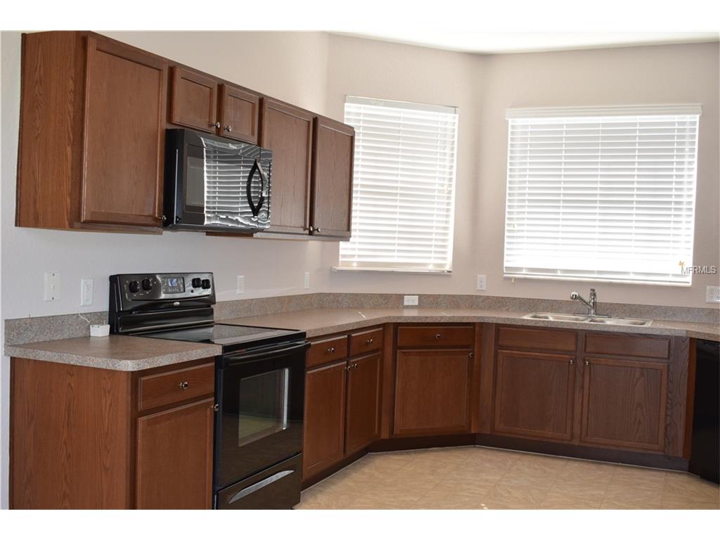 8183 Woodvine Cir