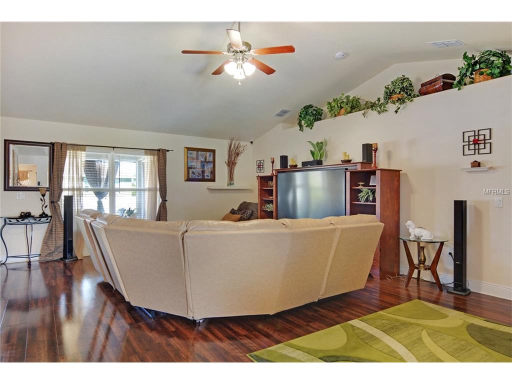 1597 Doves View Cir