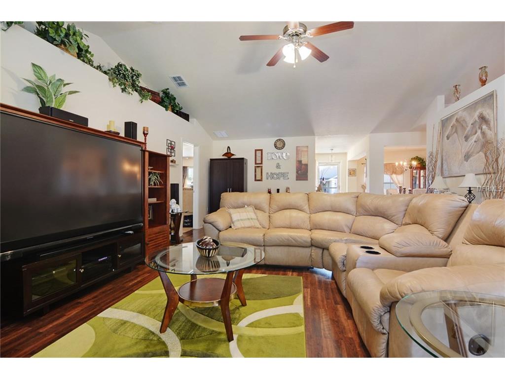 1597 Doves View Cir