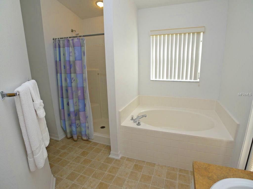431 Lockbreeze Dr