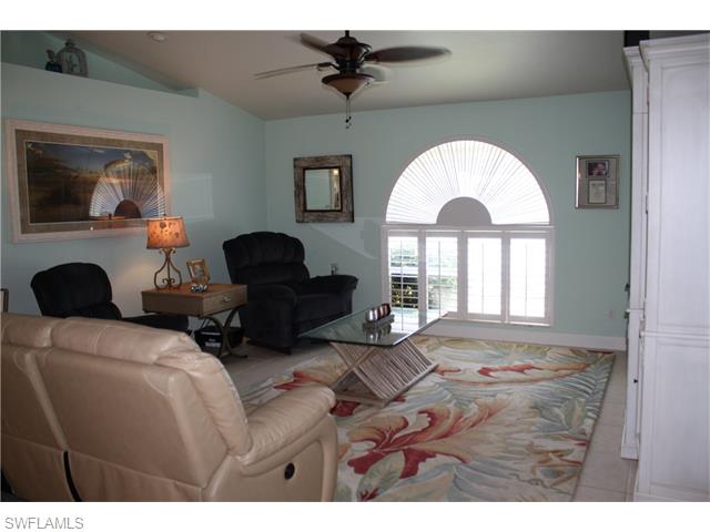 2810 SE 22nd Pl, Cape Coral FL 33904