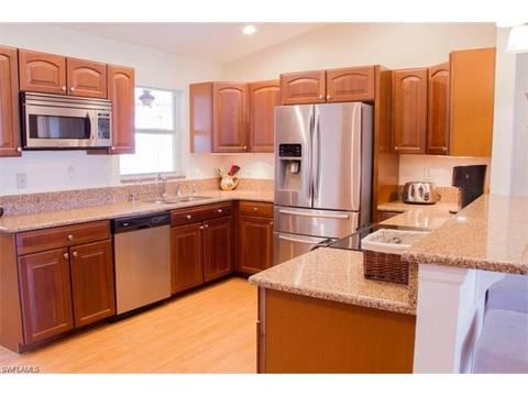 1213 SW 36th Ter