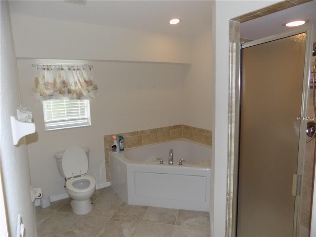 395 Albatross Rd