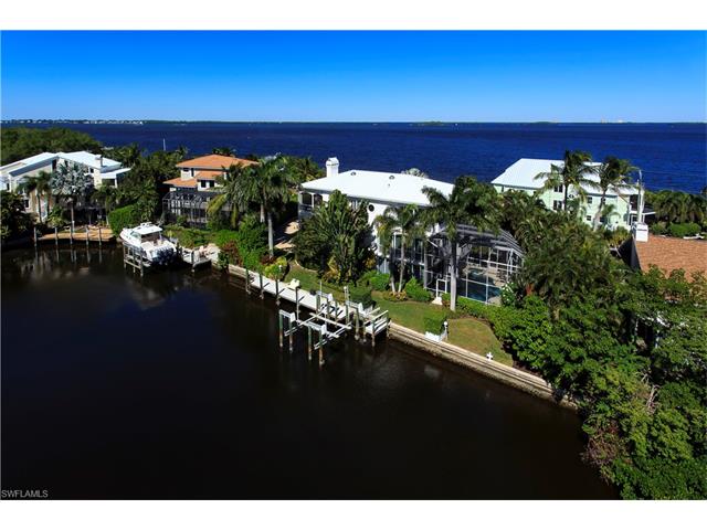 1561 San Carlos Bay Dr