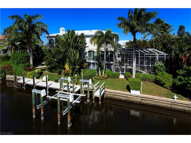 1561 San Carlos Bay Dr