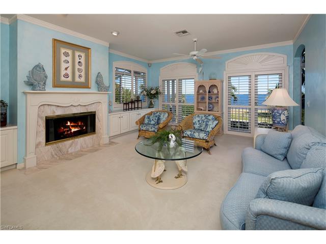 1561 San Carlos Bay Dr