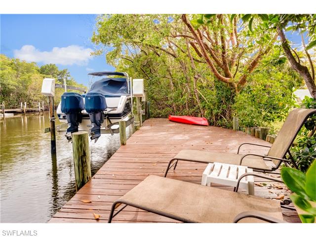 931 S Yachtsman Dr, Sanibel FL 33957