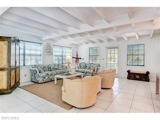 931 S Yachtsman Dr, Sanibel FL 33957