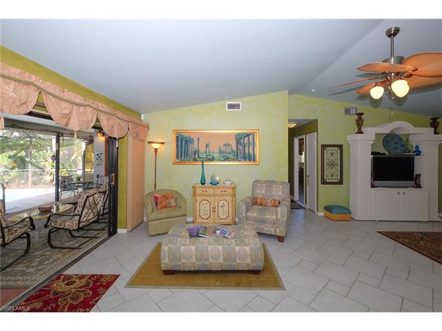 210 SW 21st Ave