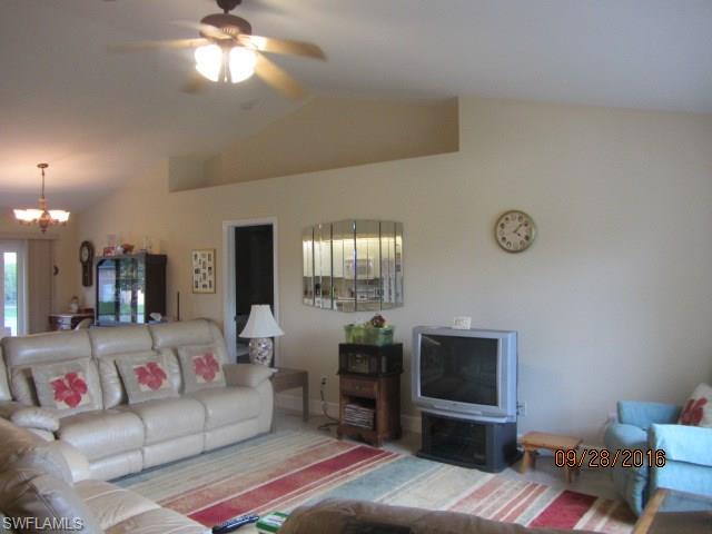 229 NW 22nd Pl