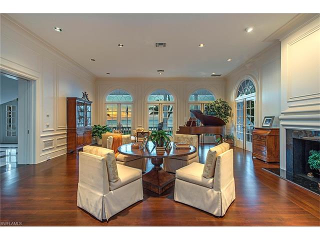 2440 Gordon Dr