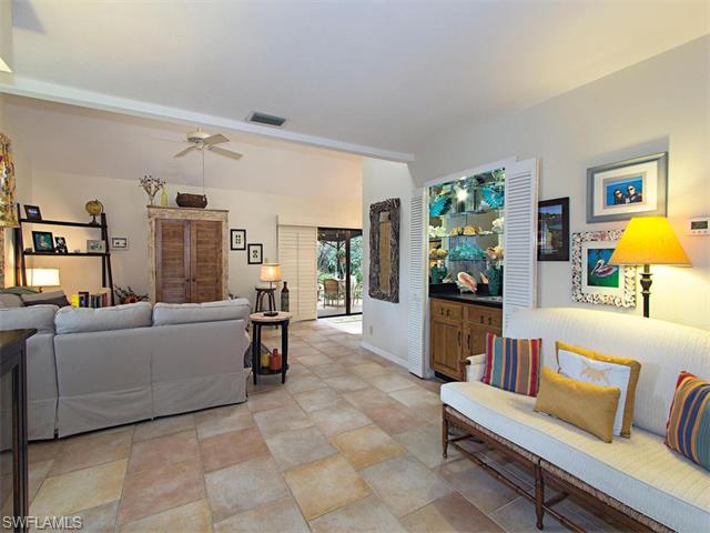 1345 Solana Rd L-3 #APT L-3, Naples FL 34103