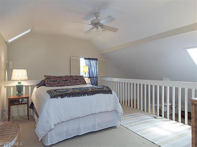 1345 Solana Rd L-3 #APT L-3, Naples FL 34103