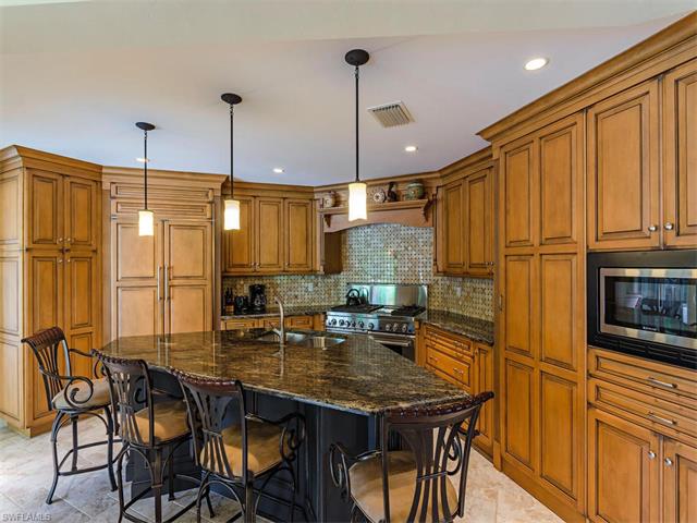 611 Park Shore Dr