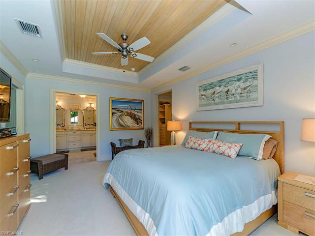611 Park Shore Dr