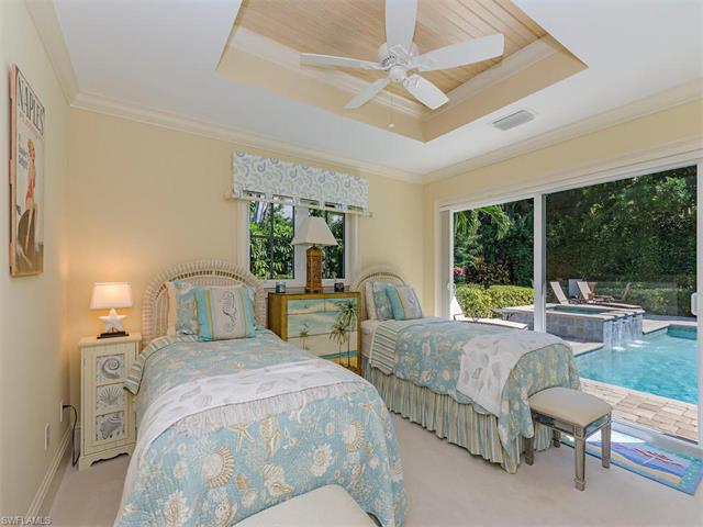 611 Park Shore Dr