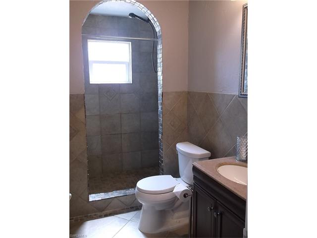 888 Coconut Cir E