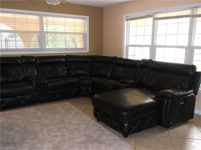 888 Coconut Cir E