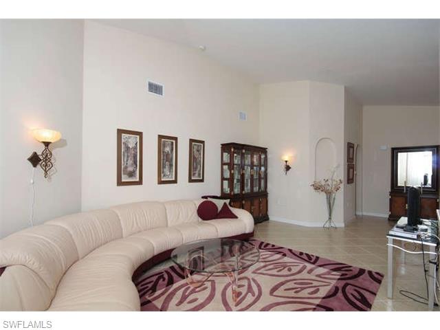 3049 Driftwood Way 3802 #APT 3802, Naples FL 34109