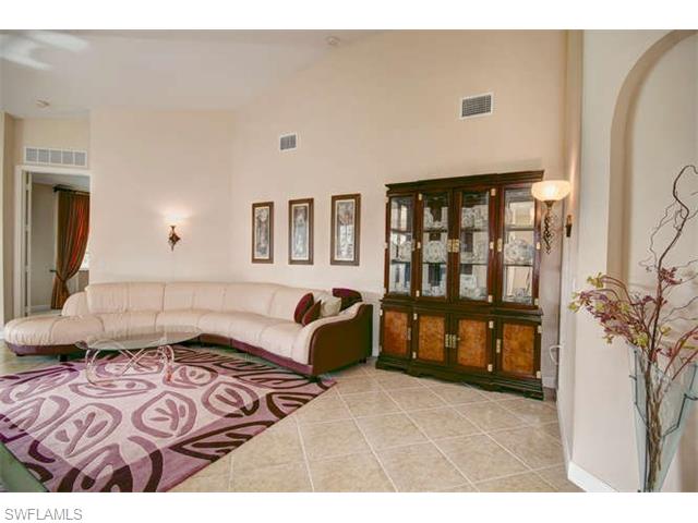 3049 Driftwood Way 3802 #APT 3802, Naples FL 34109